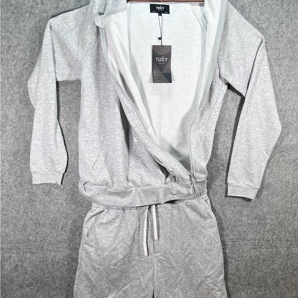TUXY ‘The Summer Suit’ One-Piece Hooded Jumpsuit Shorts Gray Loungewear L NWT - Picture 4 of 12